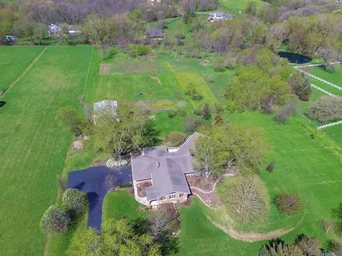 11214 Corrigan Rd, Roscoe, IL 61073 photo 2