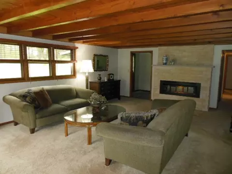 274 S Pecatonica Rd, Pecatonica, IL 61063 photo 2