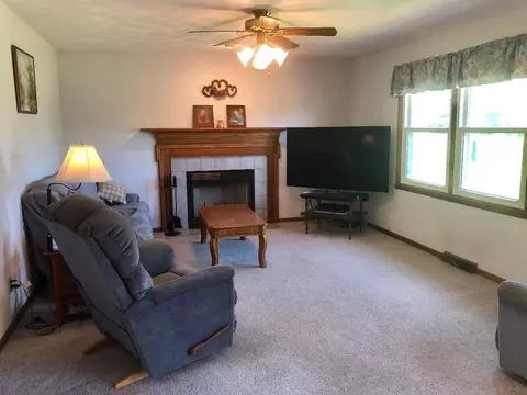 3960 E Whippoorwill Ln, Byron, IL 61010 photo 3