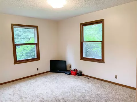 11267 Edgemere Ter, Roscoe, IL 61073 photo 5