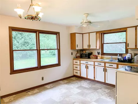 11267 Edgemere Ter, Roscoe, IL 61073 photo 4