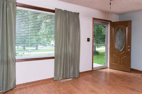 8299 Mark Dr, Roscoe, IL 61073 photo 5