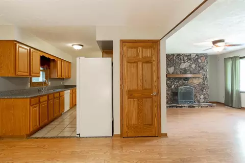 8299 Mark Dr, Roscoe, IL 61073 photo 8