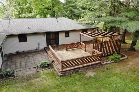 8299 Mark Dr, Roscoe, IL 61073 photo 3