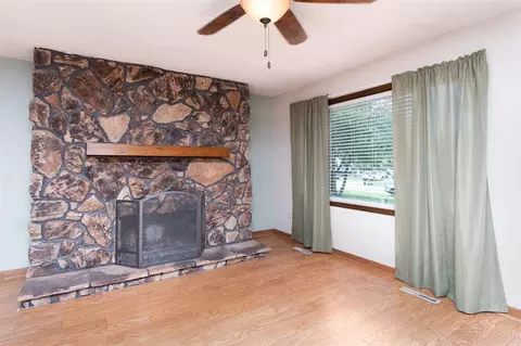 8299 Mark Dr, Roscoe, IL 61073 photo 6