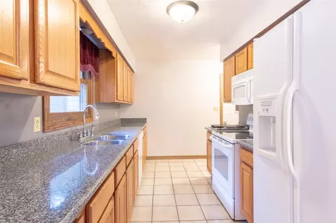 8299 Mark Dr, Roscoe, IL 61073 photo 9
