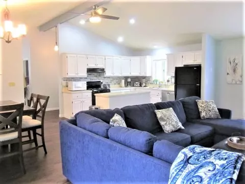 1366 Crestover Ct, Lake Summerset, IL 61019 photo 2