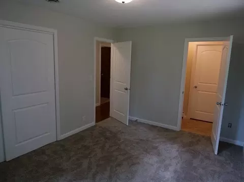 5669 Thompson Dr, Roscoe, IL 61073 photo 9