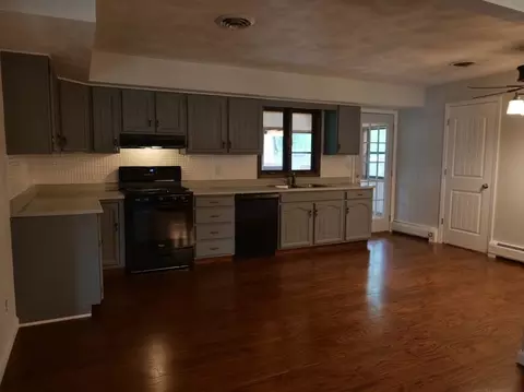 5669 Thompson Dr, Roscoe, IL 61073 photo 2