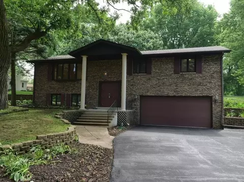 5669 Thompson Dr, Roscoe, IL 61073 photo 1