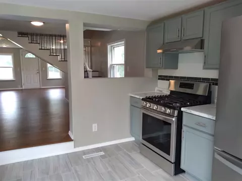 206 W State St, Cherry Valley, IL 61016 photo 7