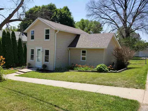206 W State St, Cherry Valley, IL 61016 photo 1