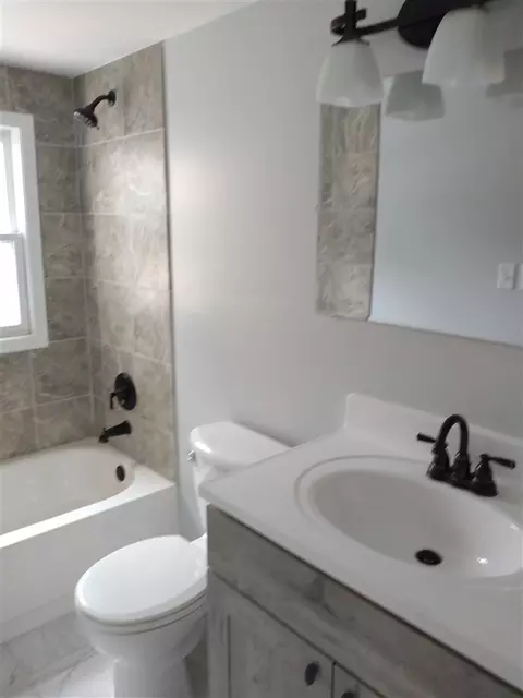 206 W State St, Cherry Valley, IL 61016 photo 13