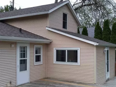 206 W State St, Cherry Valley, IL 61016 photo 3