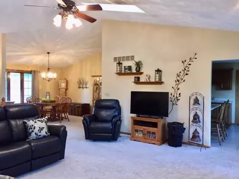 4343 E Cascio Dr, Byron, IL 61010 photo 3