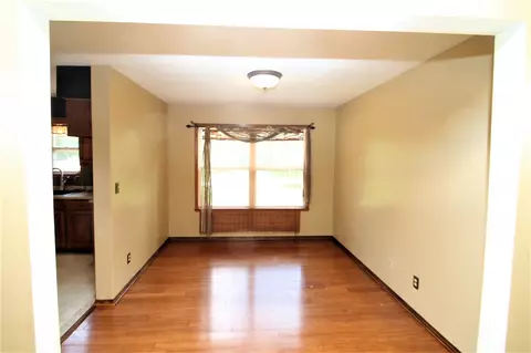 9190 Crescent Ct, Roscoe, IL 61073 photo 8
