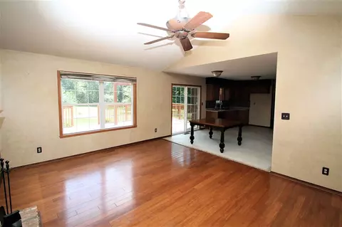 9190 Crescent Ct, Roscoe, IL 61073 photo 5