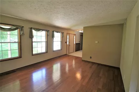 9190 Crescent Ct, Roscoe, IL 61073 photo 9