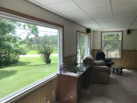 2248 E River Rd, Freeport, IL 61032 photo 7