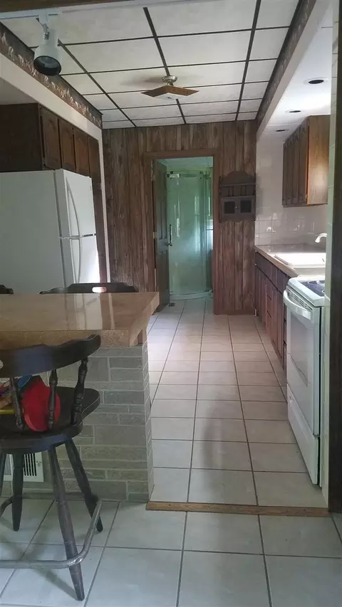 2248 E River Rd, Freeport, IL 61032 photo 2