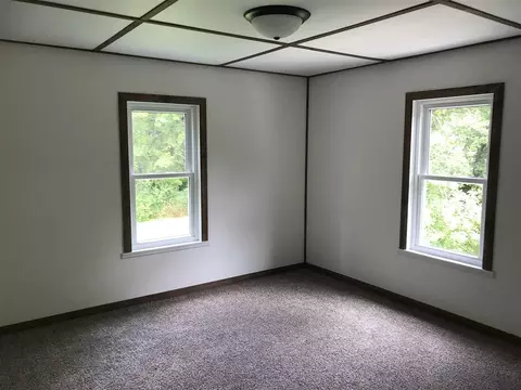 2248 E River Rd, Freeport, IL 61032 photo 9