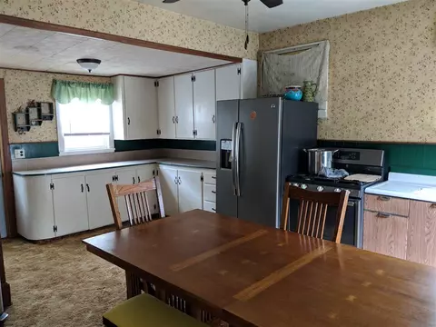 310 S Main St, Leaf River, IL 61047 photo 2