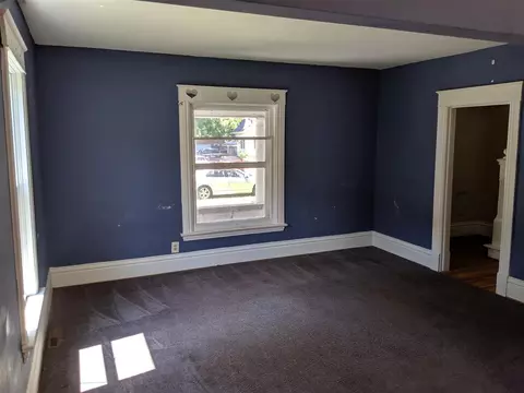 709 E Jackson St, Belvidere, IL 61008 photo 3
