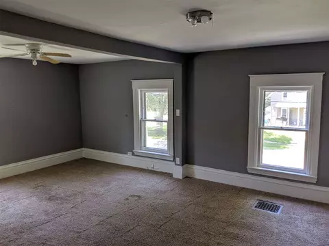 709 E Jackson St, Belvidere, IL 61008 photo 9