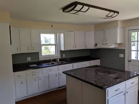 709 E Jackson St, Belvidere, IL 61008 photo 7
