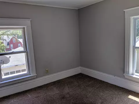 709 E Jackson St, Belvidere, IL 61008 photo 10