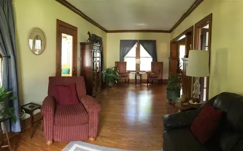 523 Washington St, Pecatonica, IL 61063 photo 4
