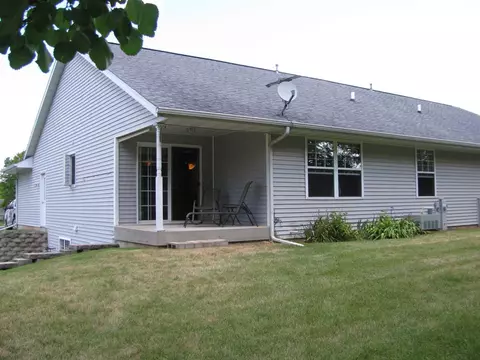 628 Parkview St, Pecatonica, IL 61063 photo 3