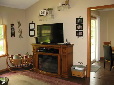 628 Parkview St, Pecatonica, IL 61063 photo 10