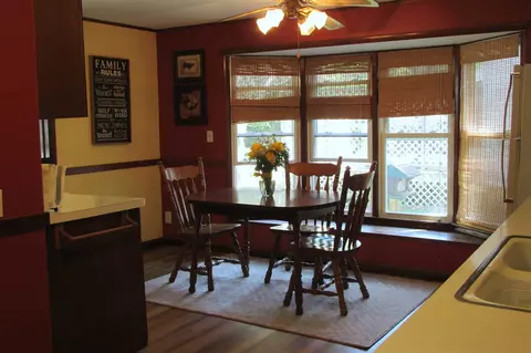 302 Grove St, Cherry Valley, IL 61016 photo 10