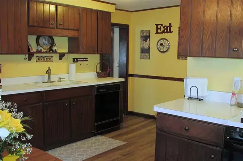 302 Grove St, Cherry Valley, IL 61016 photo 7