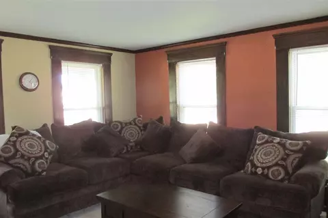 302 Grove St, Cherry Valley, IL 61016 photo 4