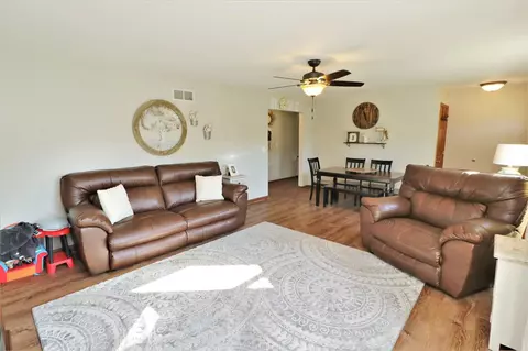 325 Timber Ct, South Beloit, IL 61080 photo 5