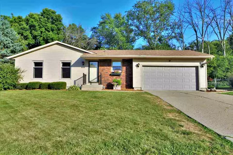 325 Timber Ct, South Beloit, IL 61080 photo 2