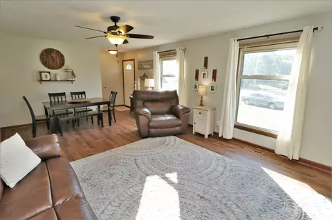 325 Timber Ct, South Beloit, IL 61080 photo 6