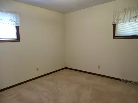 618 Alamo Dr, Freeport, IL 61032 photo 19