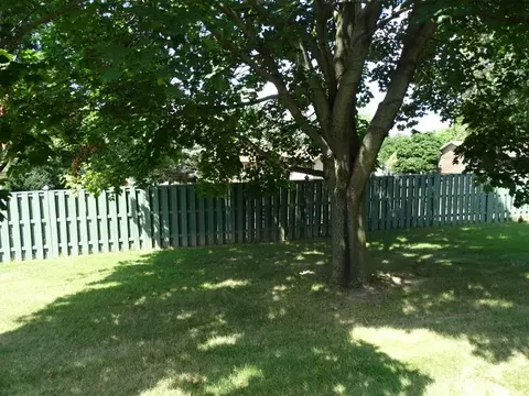 618 Alamo Dr, Freeport, IL 61032 photo 13