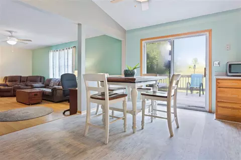 6635 Tipperary Trl, Roscoe, IL 61073 photo 5