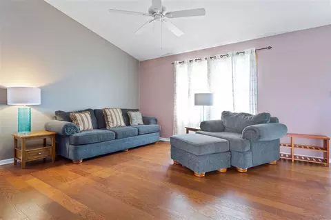6635 Tipperary Trl, Roscoe, IL 61073 photo 3