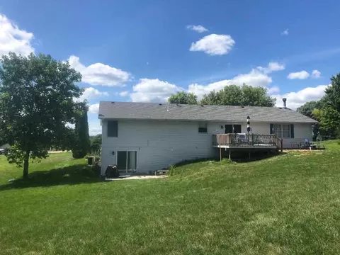 6635 Tipperary Trl, Roscoe, IL 61073 photo 16