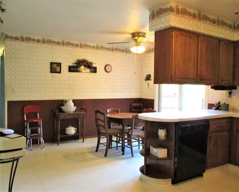10641 Cemetery Rd, Pecatonica, IL 61063 photo 8