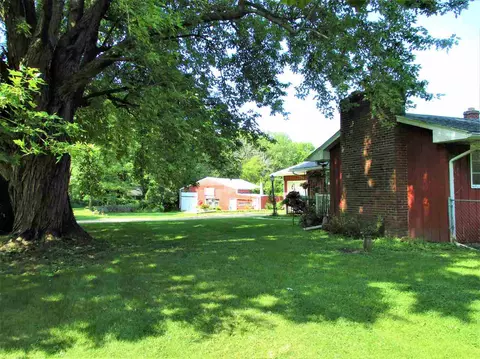 10641 Cemetery Rd, Pecatonica, IL 61063 photo 3