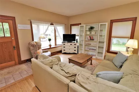 420 W 4th St, Pecatonica, IL 61063 photo 7
