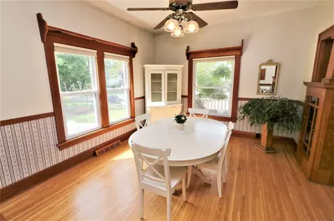 420 W 4th St, Pecatonica, IL 61063 photo 9