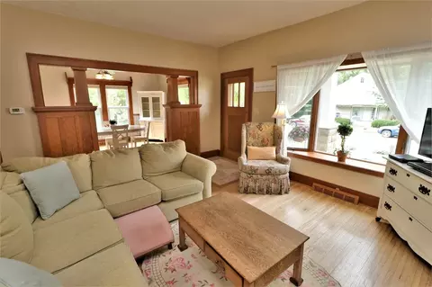 420 W 4th St, Pecatonica, IL 61063 photo 6