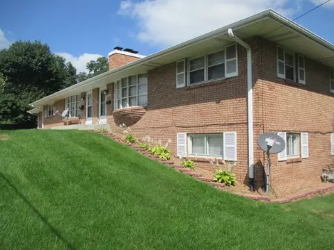 3206 E State St, Rockford, IL 61107 photo 1